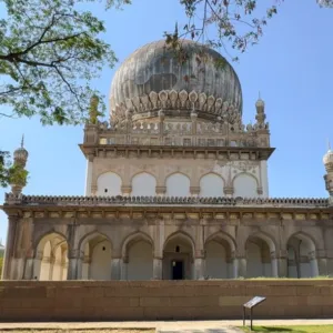 Qutub Shahi Tomb